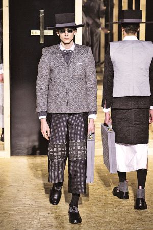 牛仔服简约“当道”跳色“横行”